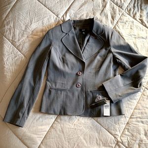 NWT AGB women’s size 8 gray suit jacket
